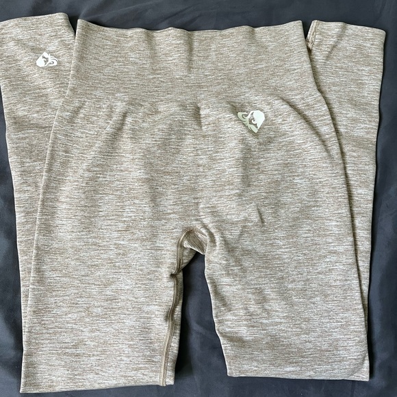 Woman’s Best Move Seamless set in Brown Grey Marl - Picture 7 of 7